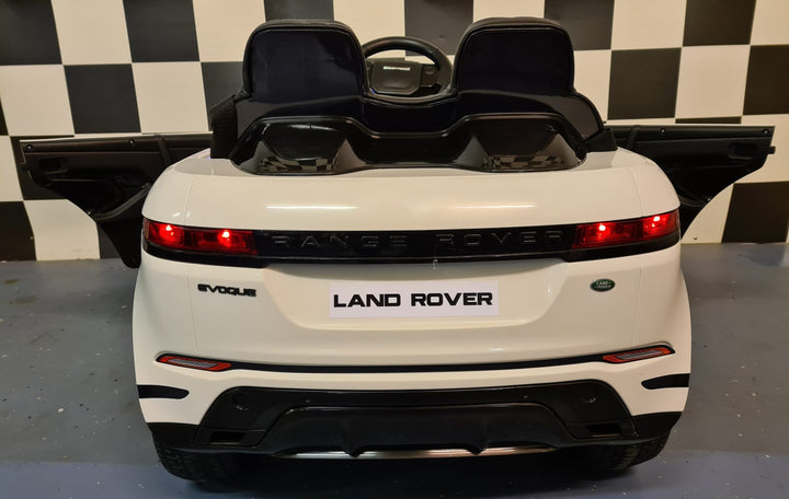 Witte elektrische kinderauto Range Rover Evoque met 4 motoren