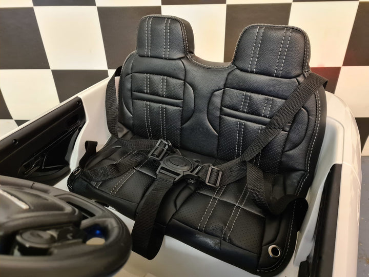Witte elektrische kinderauto Range Rover Evoque met 4 motoren