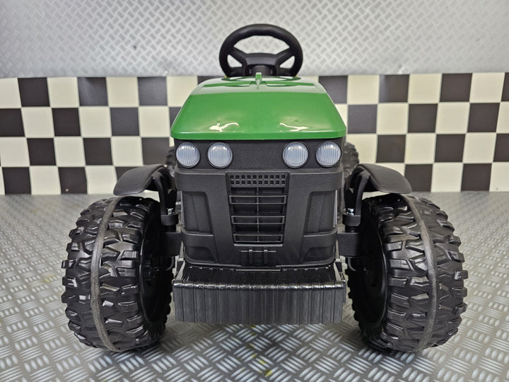 Kindertractor Farmer 12 volt groen met afstandsbediening