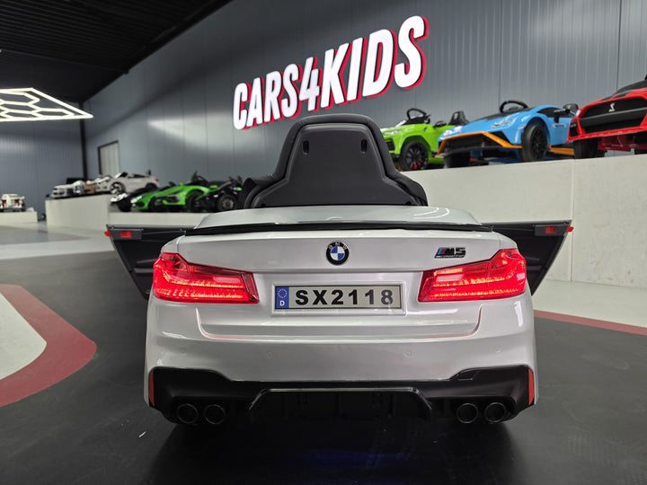 Elektrische kinderauto BMW M5 24 volt metallic grijs