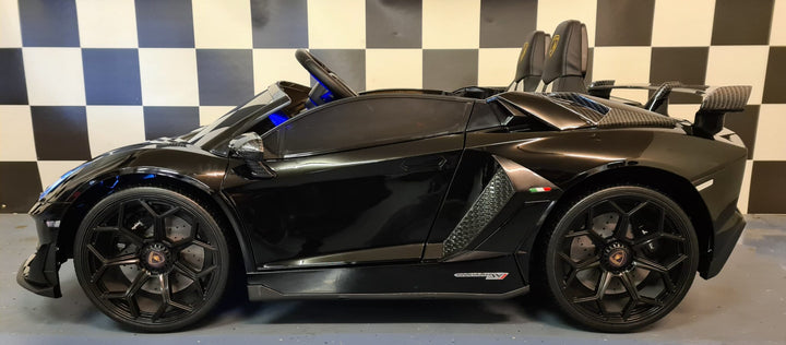 24 volt Lamborghini Aventador voor 2 personen met driftfunctie, metallic zwart