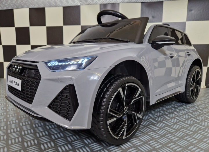 Elektrische kinderauto Audi RS6 nardo-grijs