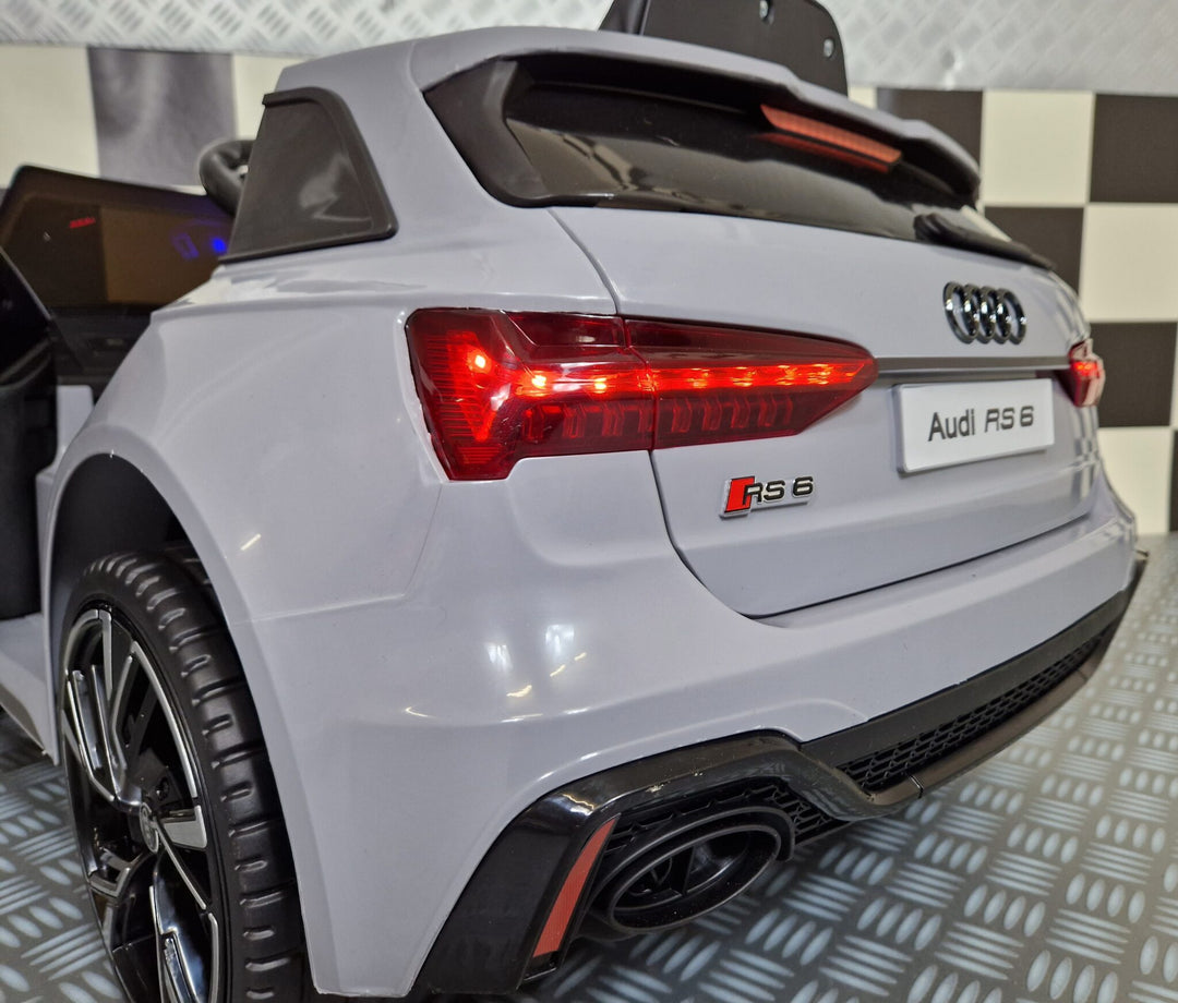 Elektrische kinderauto Audi RS6 nardo-grijs
