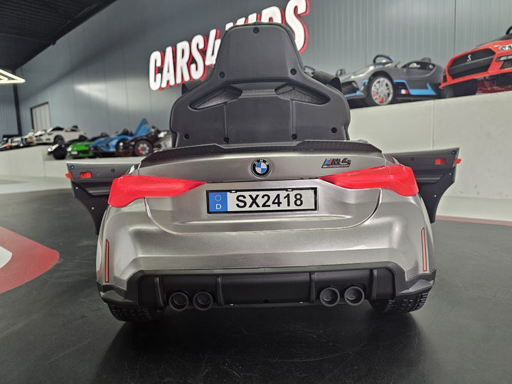 Elektrische kinderauto BMW M4 12 volt metallic grijs