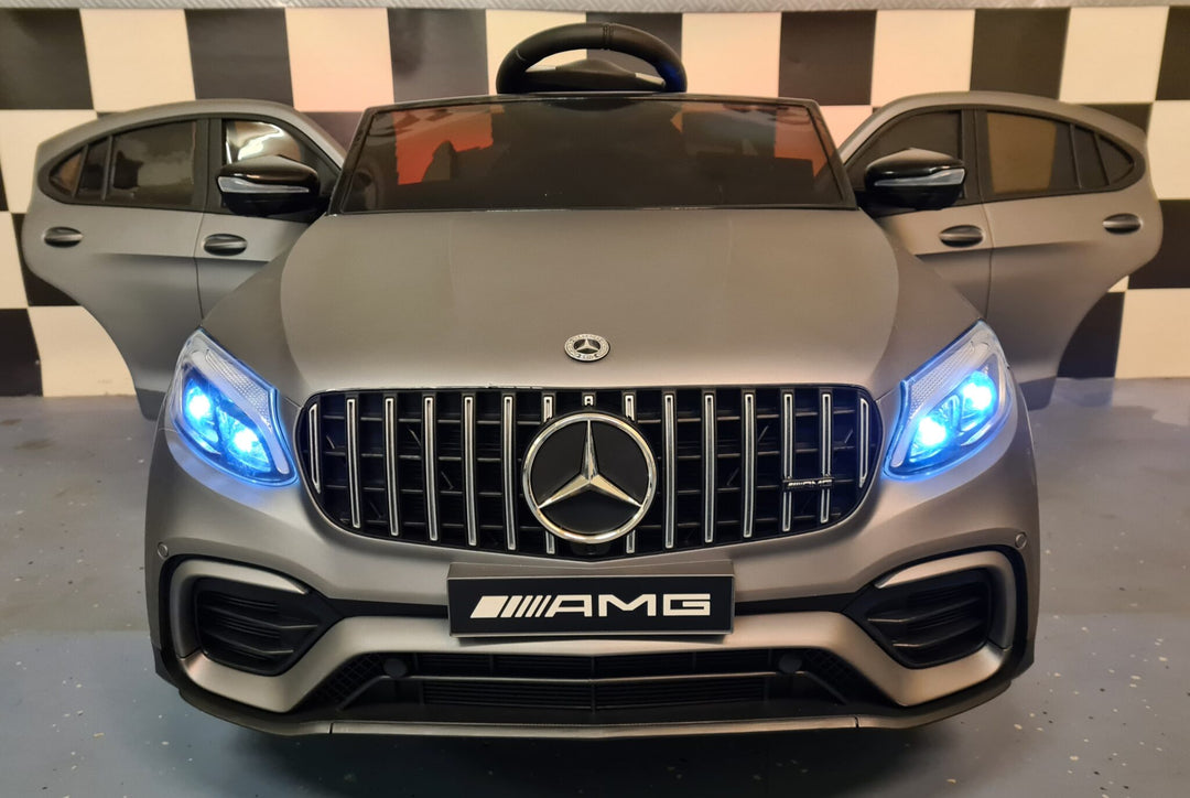 Elektrische kinderauto Mercedes GLC 63 AMG matgrijs