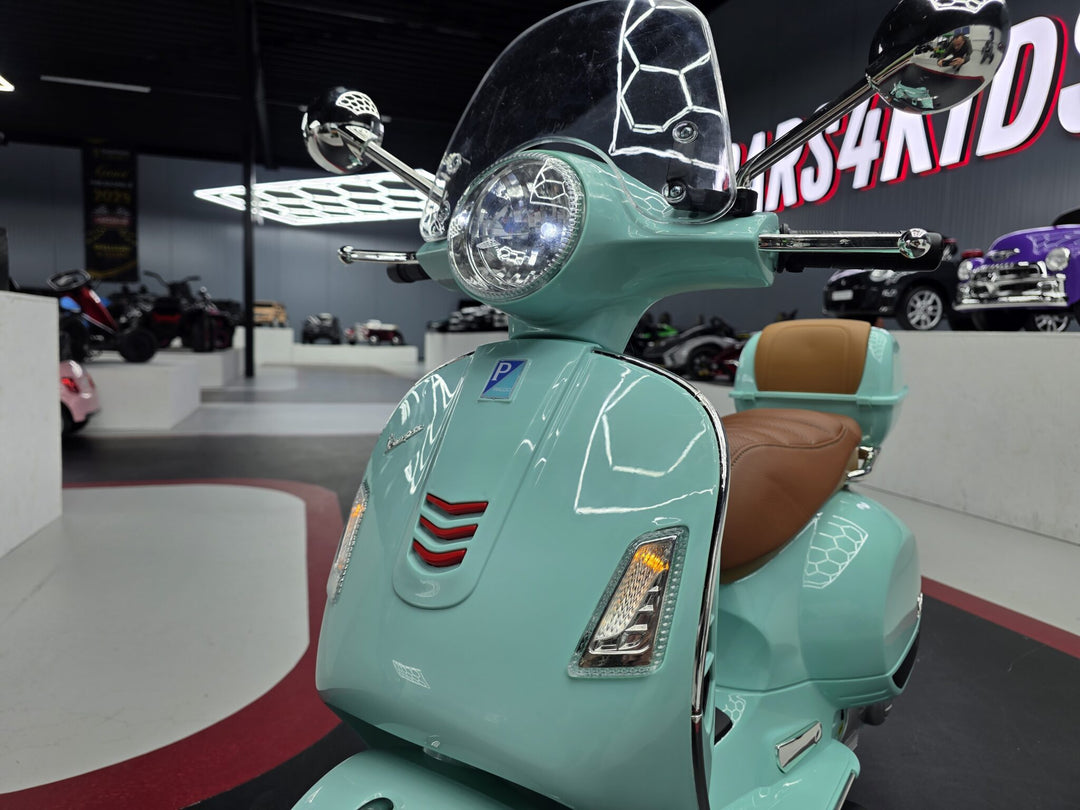 Vespa GTS kinderscooter 12 volt lichtgroen