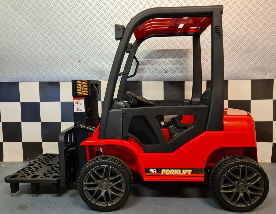 Rode kinderheftruck met afstandsbediening
